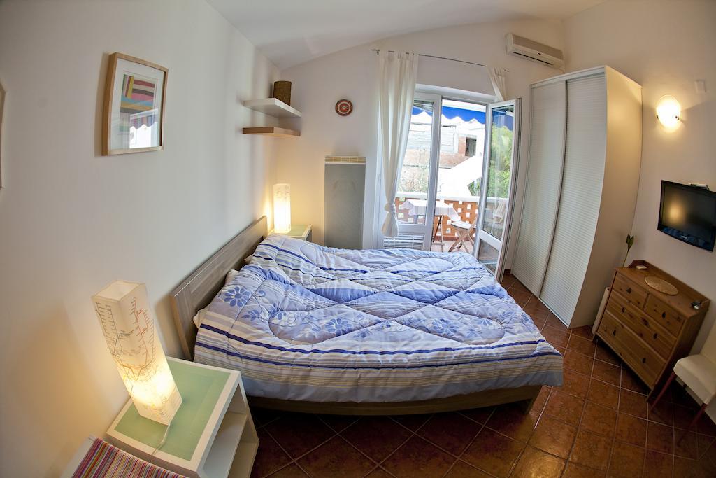 Apartments Mandarina Garden Petrovac Pokoj fotografie