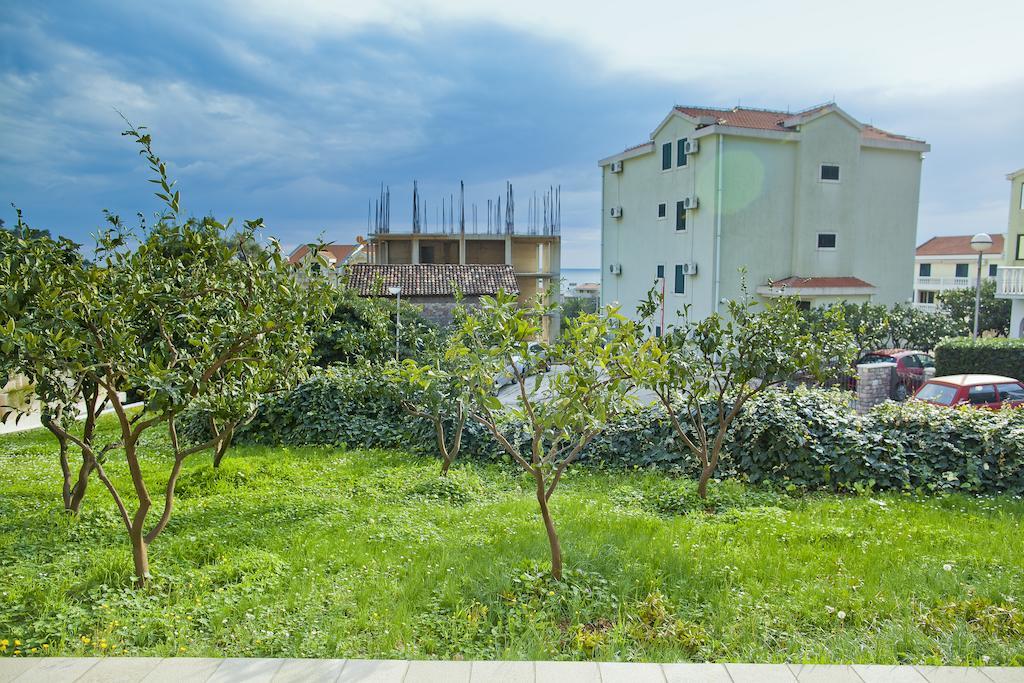 Apartments Mandarina Garden Petrovac Exteriér fotografie