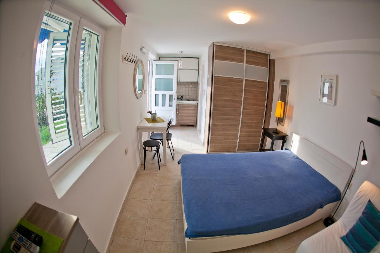 Apartments Mandarina Garden Petrovac Pokoj fotografie